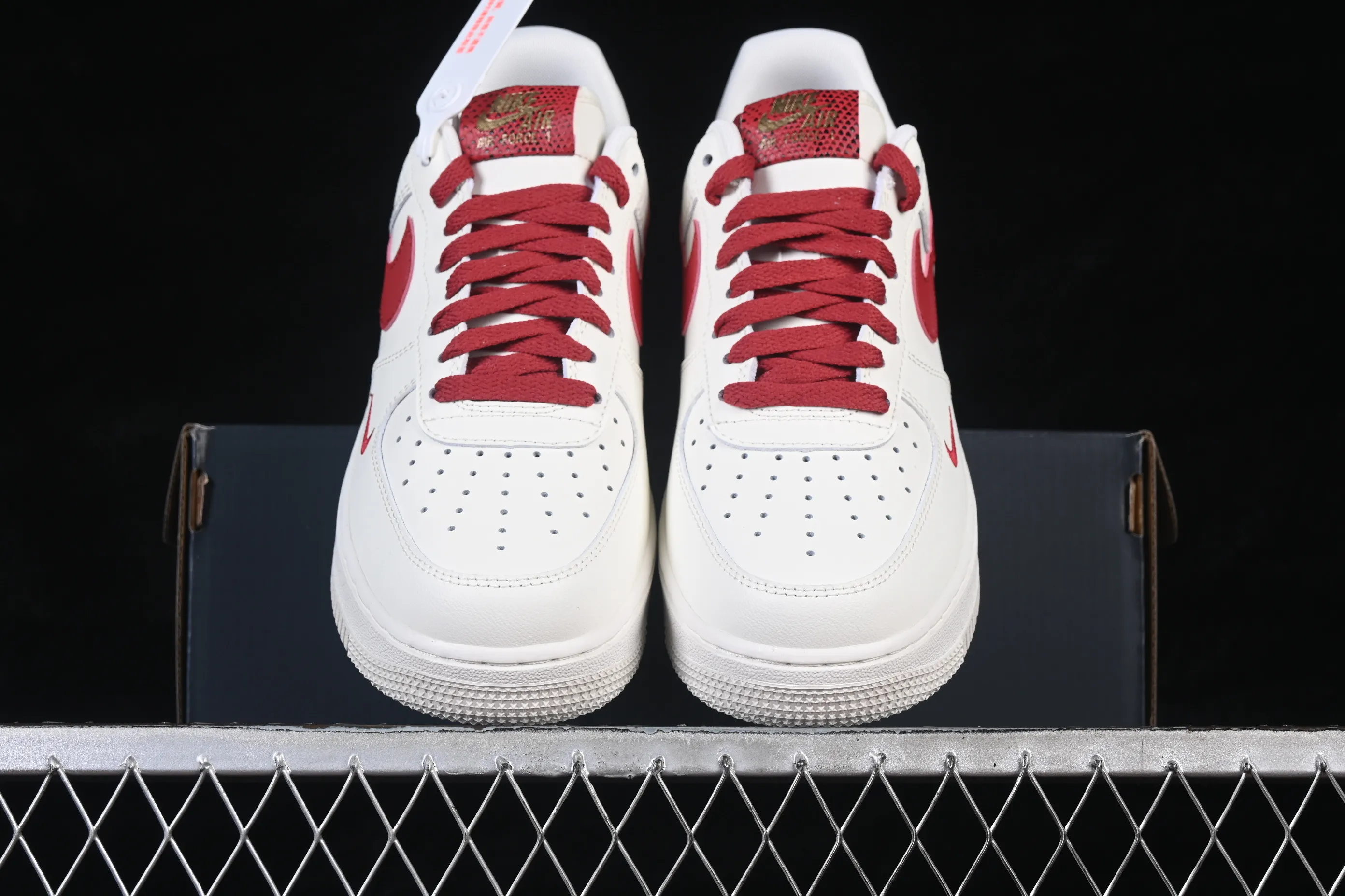 All categories Nk Air Force 1 Air Force series Nk Air Force 1 Low Air Force low-top Nike Air Force 1'07 Low Good luck in the Year of the Horse Air Force 1 low-top casual sneakers HV5979-130